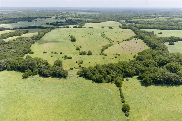 Wild Horse RD, Mclouth, KS 66054