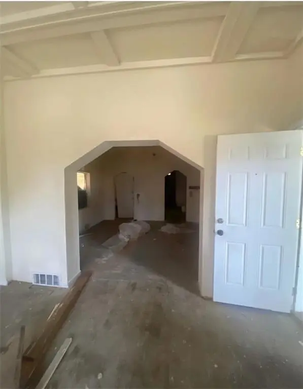 815 N 13th ST, St Joseph, MO 64501
