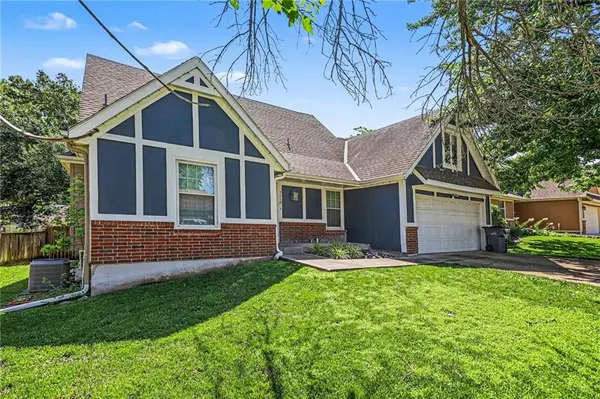 2118 S Central ST, Olathe, KS 66062