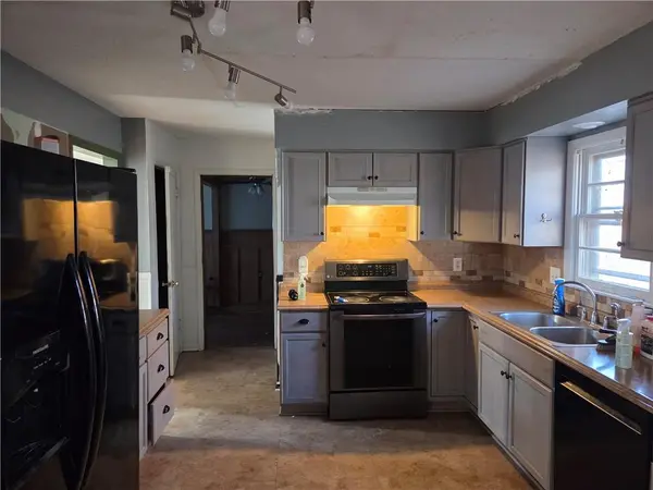 8510 E 110th TER, Kansas City, MO 64134