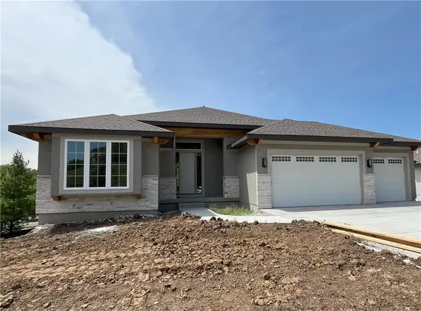 12496 S Barth RD, Olathe, KS 66061