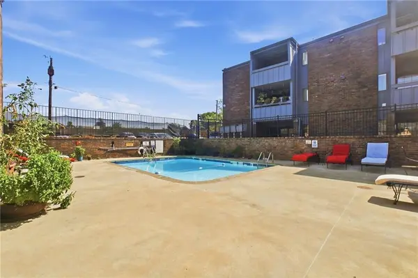 104 E 41 ST #6, Kansas City, MO 64111