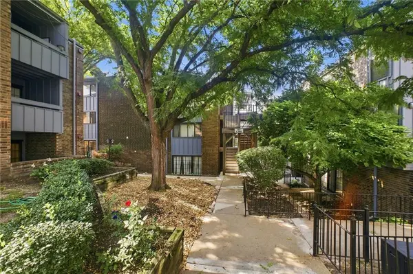 104 E 41 ST #6, Kansas City, MO 64111