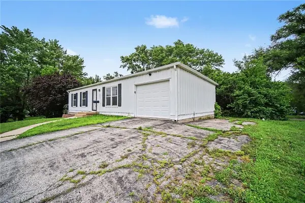 6000 E 152nd ST, Grandview, MO 64030