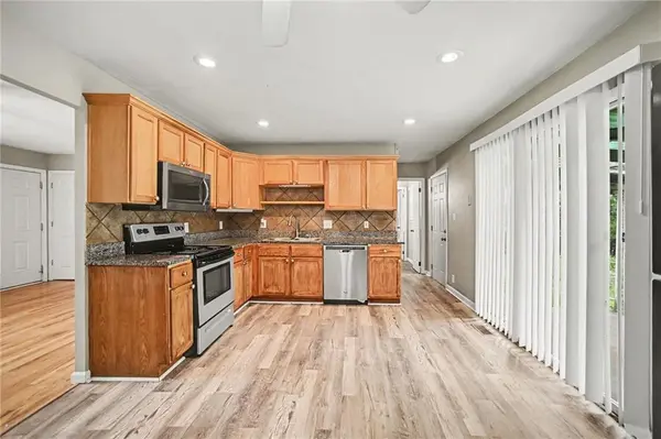 6000 E 152nd ST, Grandview, MO 64030