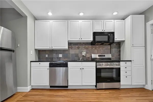 212 Emmanuel Cleaver II BLVD #E, Kansas City, MO 64112