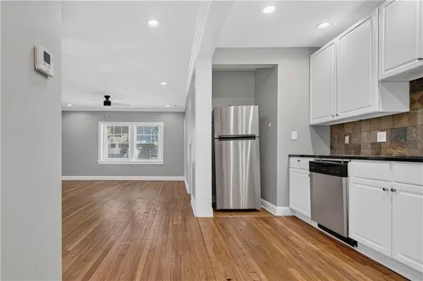 212 Emmanuel Cleaver II BLVD #E, Kansas City, MO 64112