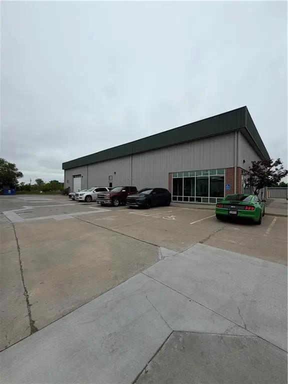 6601 F Royal ST, Pleasant Valley, MO 64068
