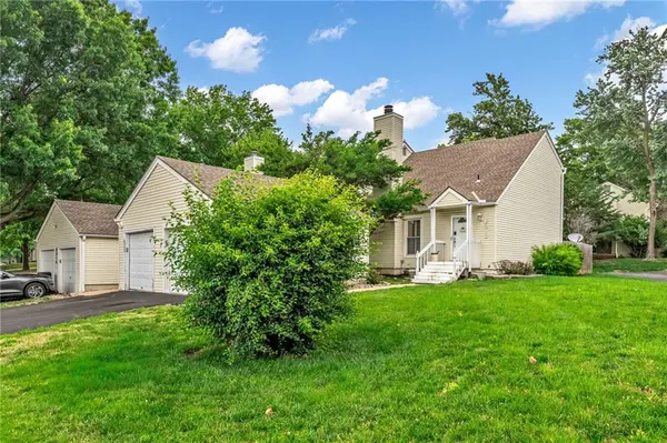 6210 NW 82nd TER, Kansas City, MO 64151