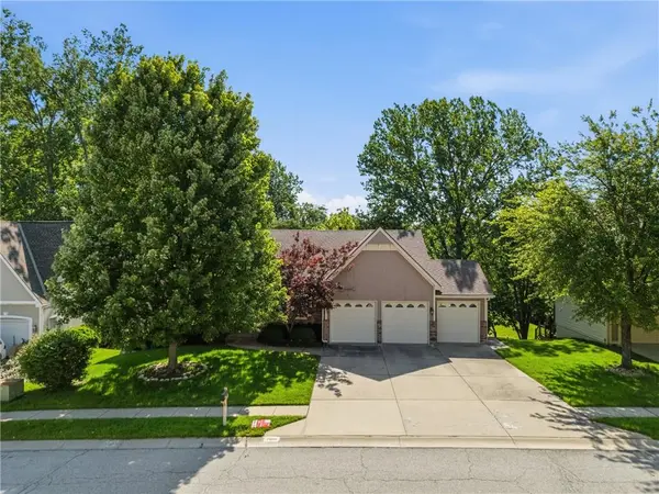 7809 N Revere DR, Kansas City, MO 64151