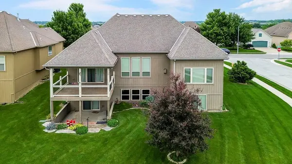 1422 Brompton LN, Raymore, MO 64083