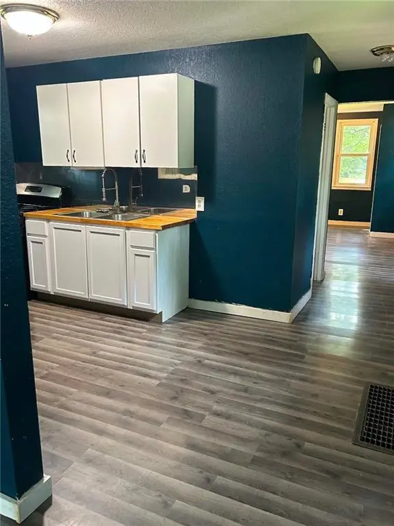 719 S Walnut ST, Leavenworth, KS 66048