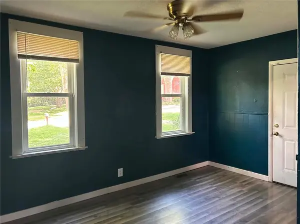 719 S Walnut ST, Leavenworth, KS 66048