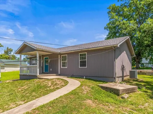 125 N 23rd ST, Lexington, MO 64067