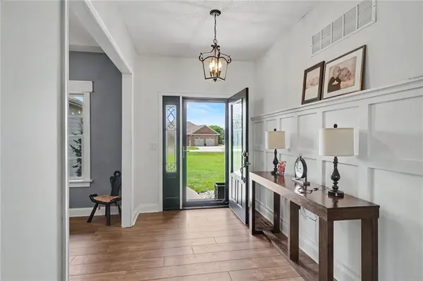 16 Links DR, Garnett, KS 66032