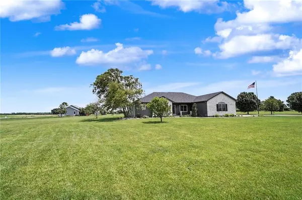 16 Links DR, Garnett, KS 66032