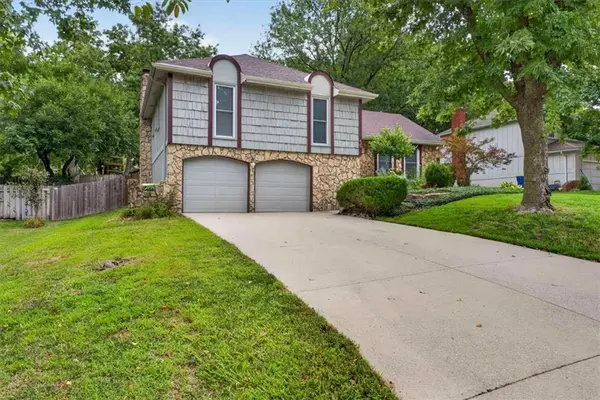 8107 Noland RD, Lenexa, KS 66215