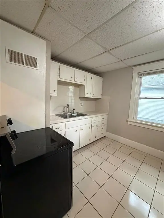 709 Rhodes ST, Grandview, MO 64030