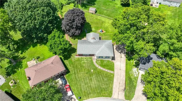 9700 E 82nd ST, Raytown, MO 64138