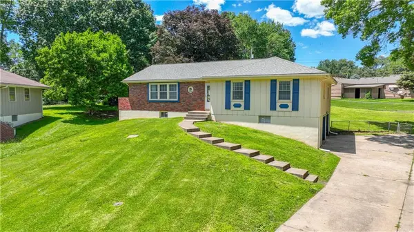 9700 E 82nd ST, Raytown, MO 64138