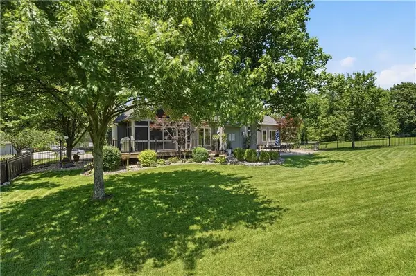 579 N Winnebago DR, Lake Winnebago, MO 64034
