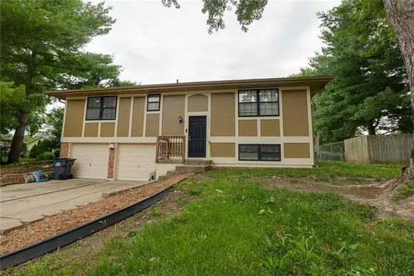 2608 SE 4th ST, Blue Springs, MO 64014