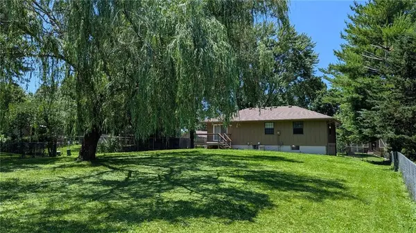 2608 SE 4th ST, Blue Springs, MO 64014