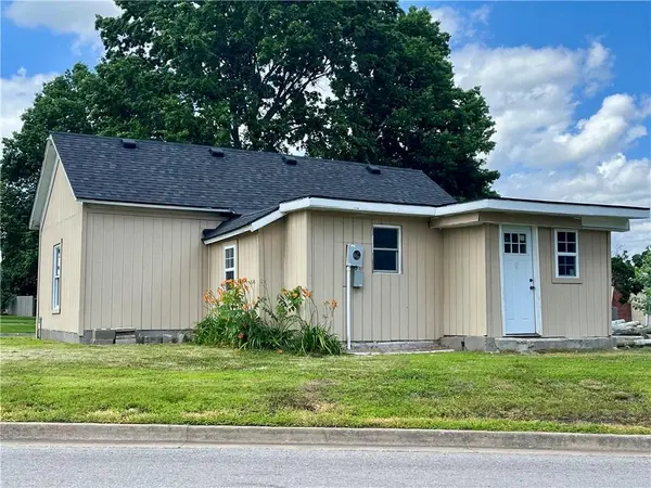 407 W 23rd ST, Higginsville, MO 64037