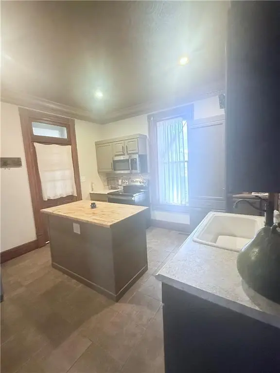 2424 Olive ST, St Joseph, MO 64507