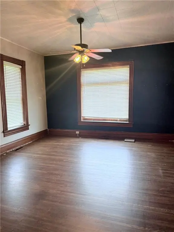 2424 Olive ST, St Joseph, MO 64507