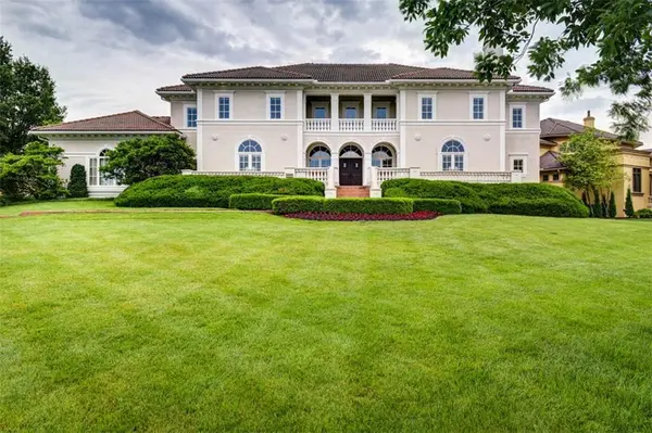 11125 Brookwood ST, Leawood, KS 66211