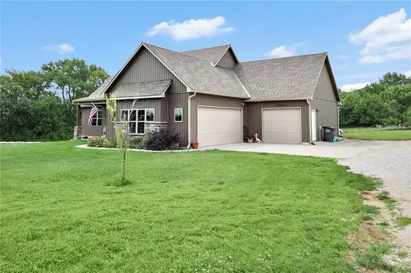 26401 E 267th ST, Harrisonville, MO 64701