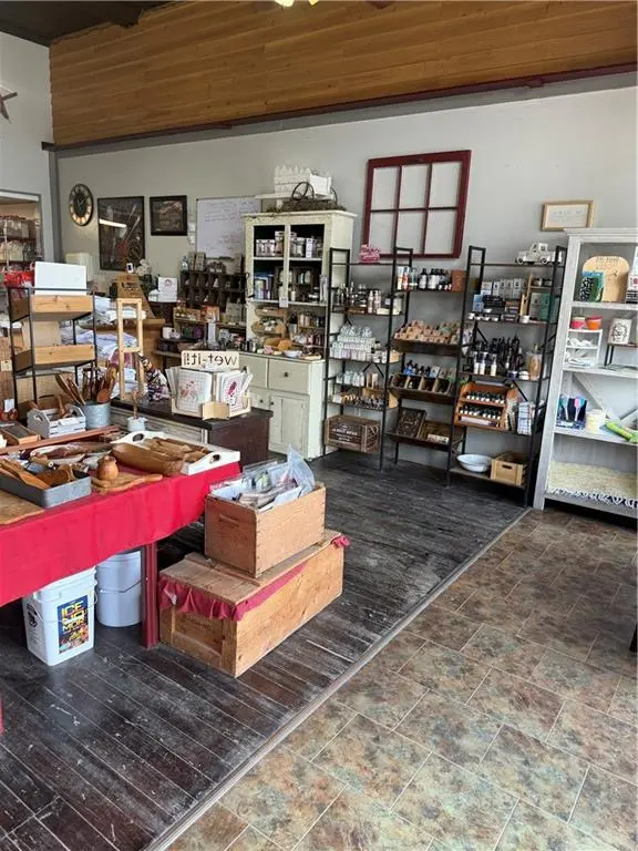 124 W Grand ST, Gallatin, MO 64640