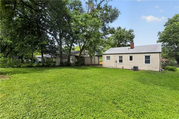2218 S Overton AVE, Independence, MO 64052