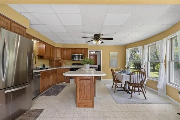 13151 62nd ST, Oskaloosa, KS 66066