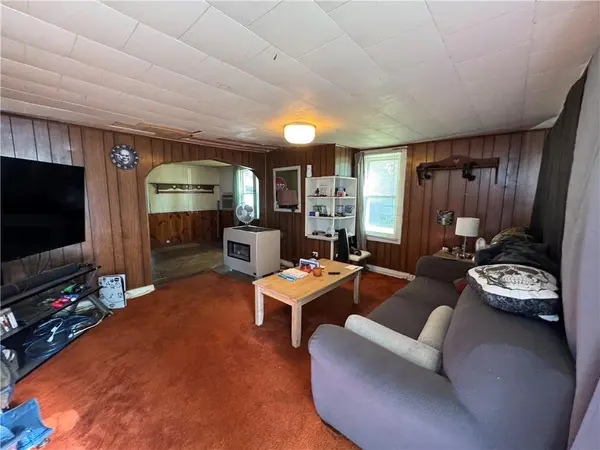 416 N Hall ST, Webb City, MO 64870