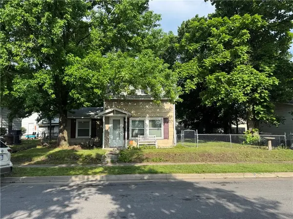 416 N Hall ST, Webb City, MO 64870