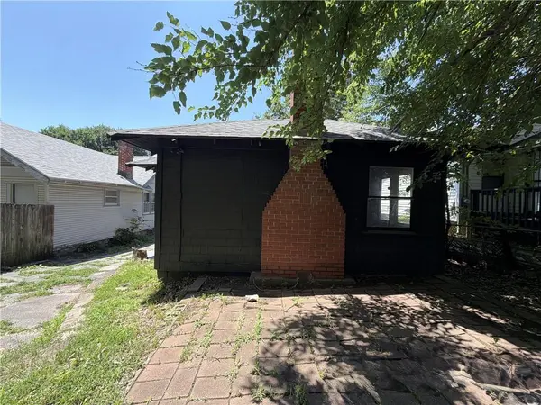 5705 Park AVE, Kansas City, MO 64130