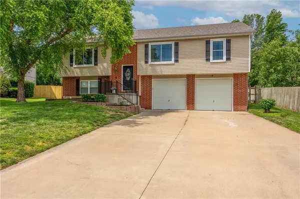 1305 Kimberly DR, Warrensburg, MO 64093