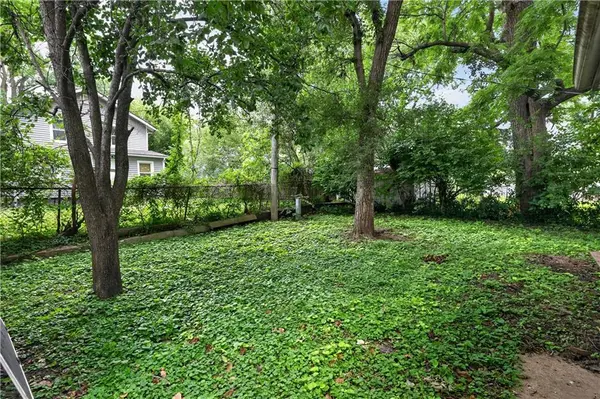 530 S Willow AVE, Independence, MO 64053