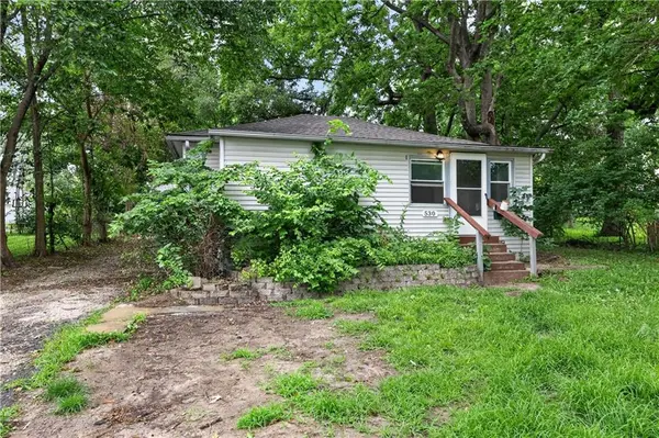 530 S Willow AVE, Independence, MO 64053