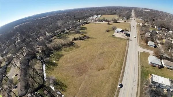 7905 High Grove RD, Grandview, MO 64030