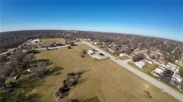 7905 High Grove RD, Grandview, MO 64030