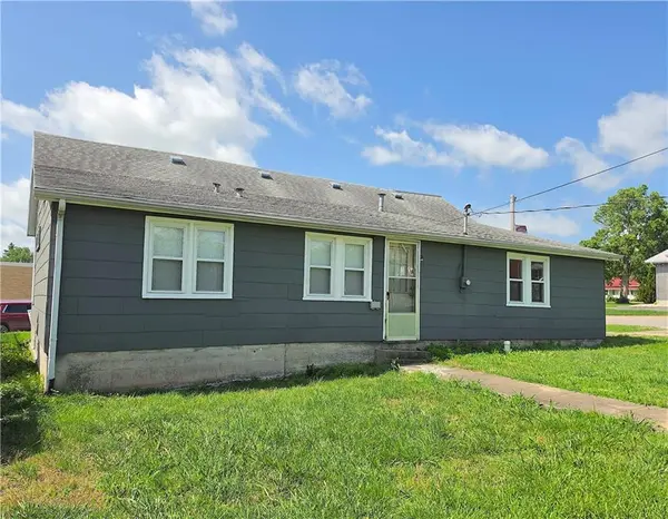 103 E 3rd AVE, Garnett, KS 66032