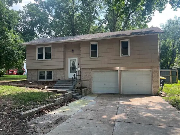 9307 Oakland AVE, Kansas City, MO 64138