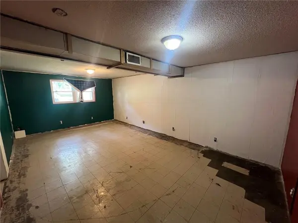 9307 Oakland AVE, Kansas City, MO 64138