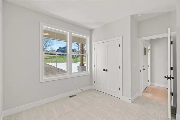 25995 W 140th ST, Olathe, KS 66061