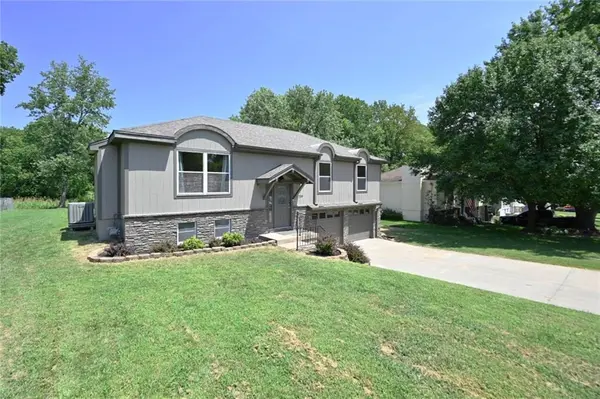 118 Town Court CIR, Platte City, MO 64079