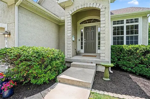703 E 109th ST, Kansas City, MO 64131