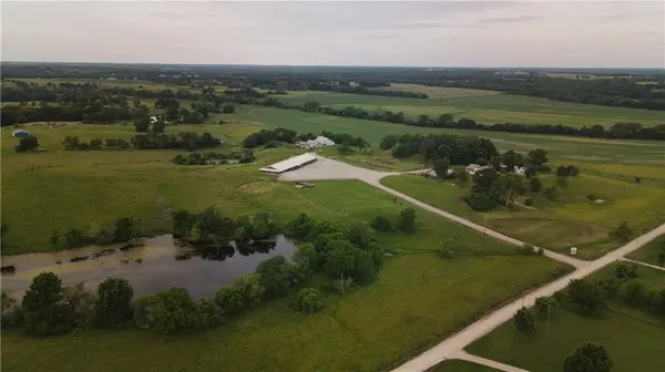 126 SW 400th RD, Warrensburg, MO 64093